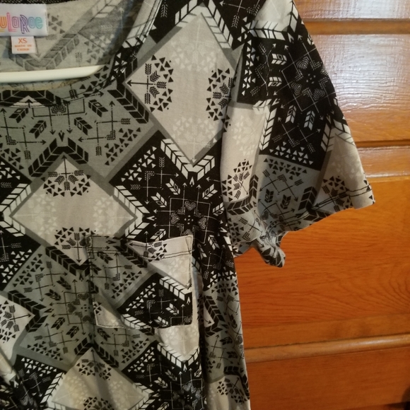 LuLaRoe Carly. White/black/gray pattern. Size XS - Picture 3 of 6